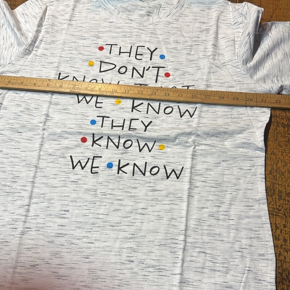 Women’s Cute “Friends” short sleeved graphic Tee Shirt, XL - Picture 4 of 5
